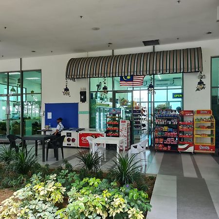 Retreat At Cybersquare Apartment Cyberjaya Ngoại thất bức ảnh